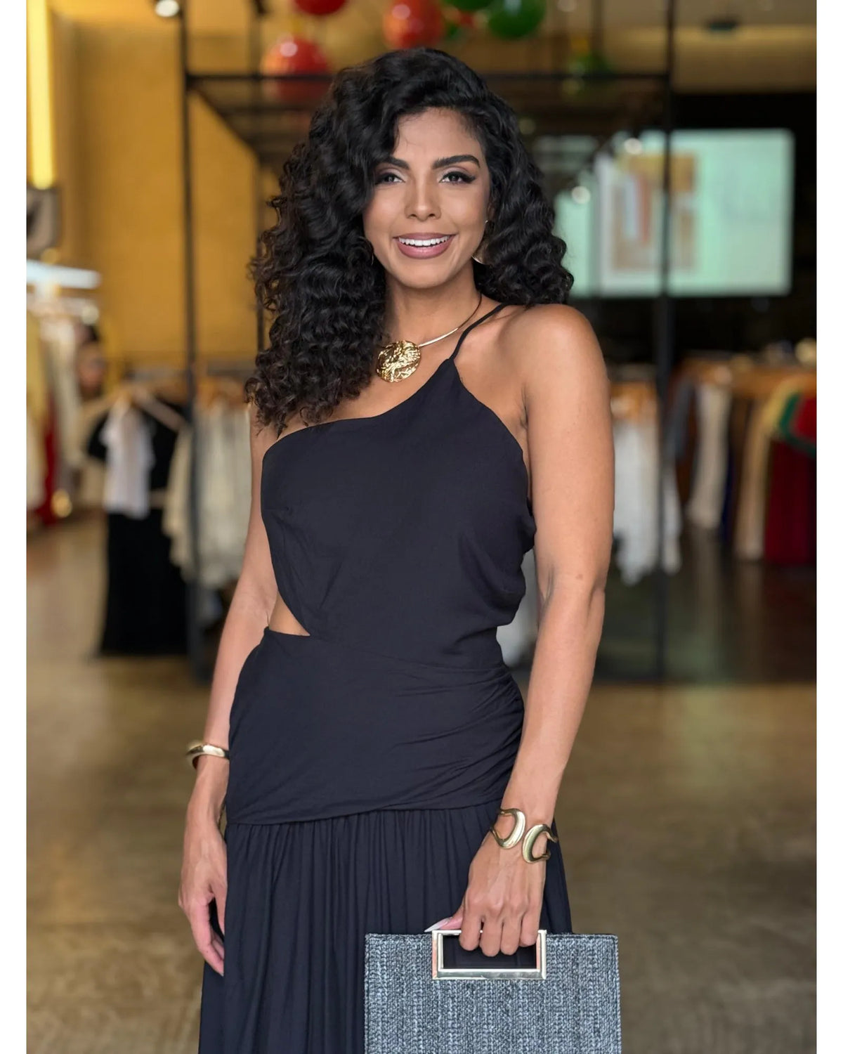 Vestido Longo Luxo Detalhes